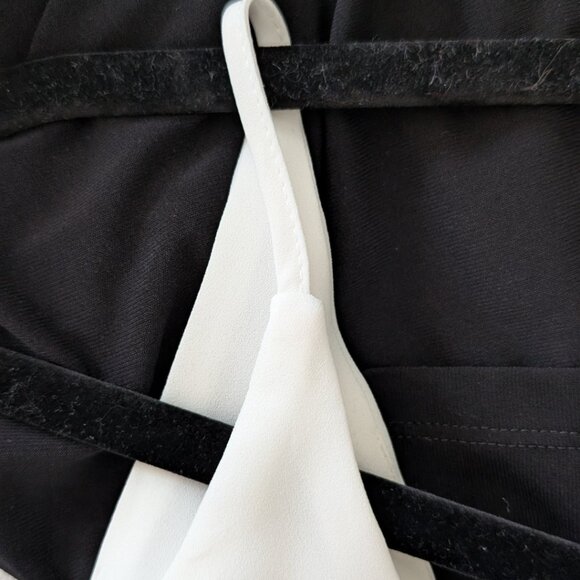 REITMANS Sleeveless Thin Strap White Top Women's Size M - Picture 3 of 6